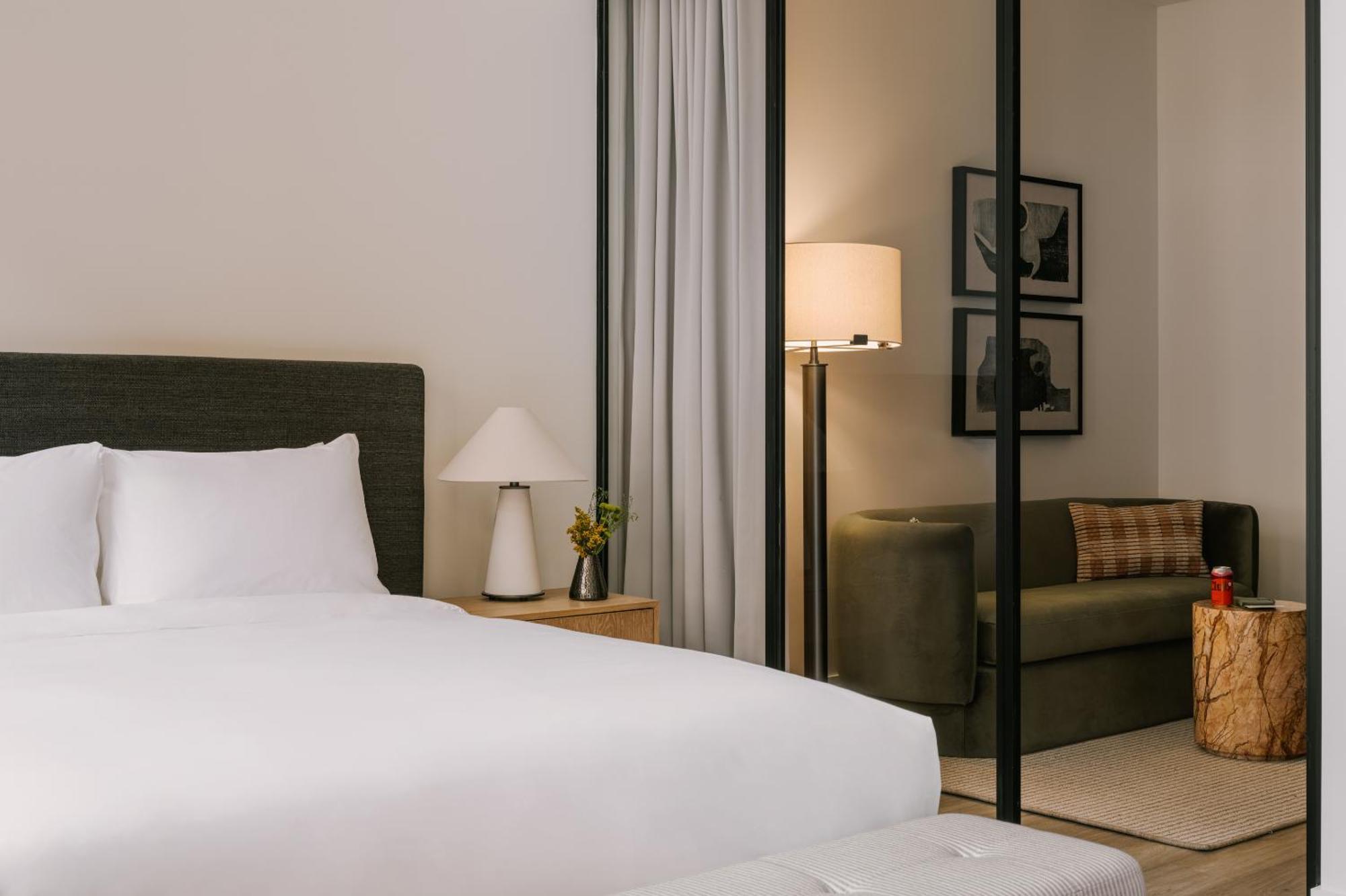 Sonder By Marriott Bonvoy Apollon Apartments Old Montreal Монреаль Экстерьер фото