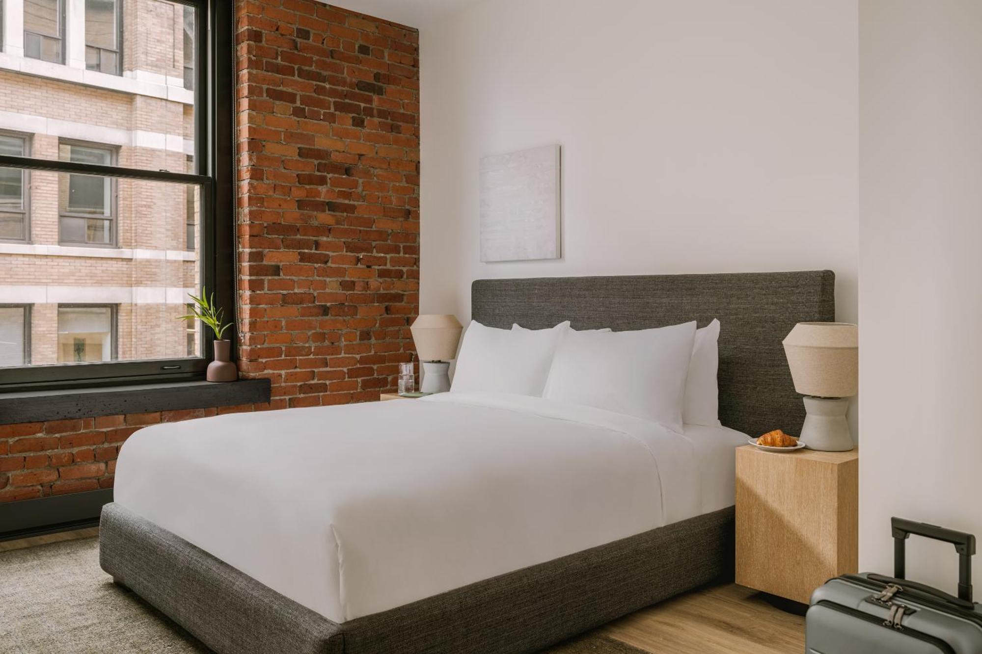 Sonder By Marriott Bonvoy Apollon Apartments Old Montreal Монреаль Экстерьер фото