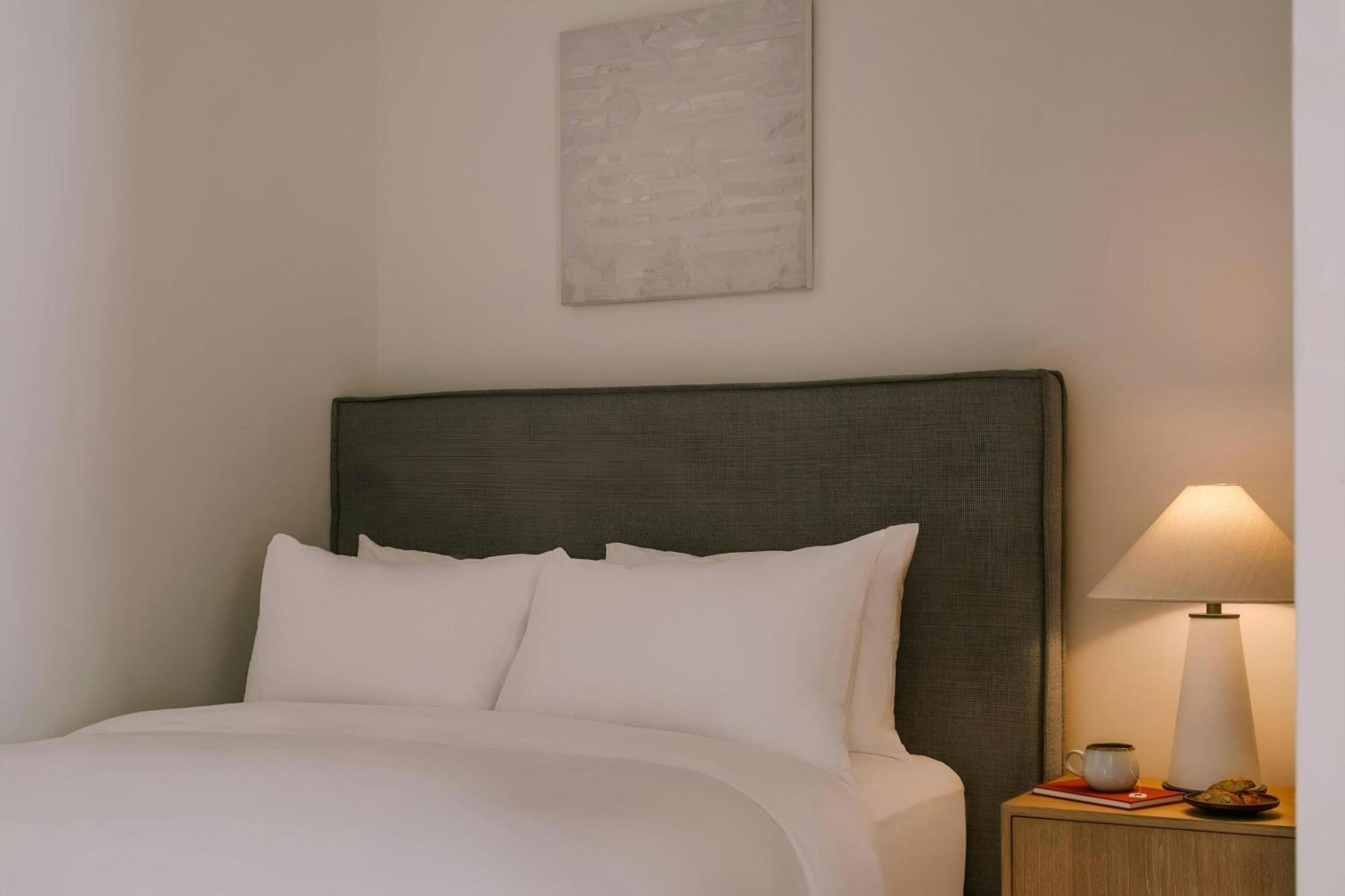 Sonder By Marriott Bonvoy Apollon Apartments Old Montreal Монреаль Экстерьер фото