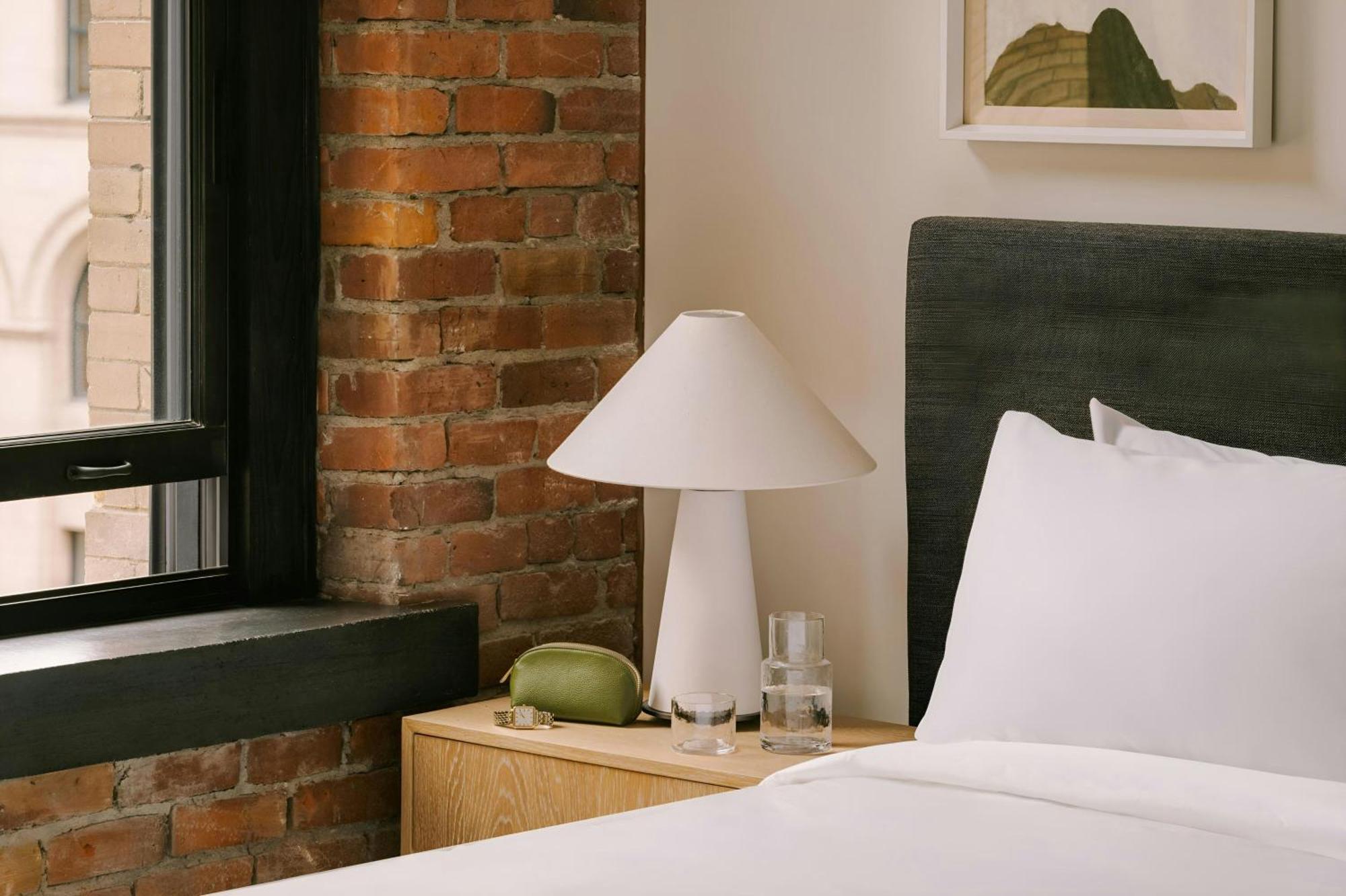 Sonder By Marriott Bonvoy Apollon Apartments Old Montreal Монреаль Экстерьер фото