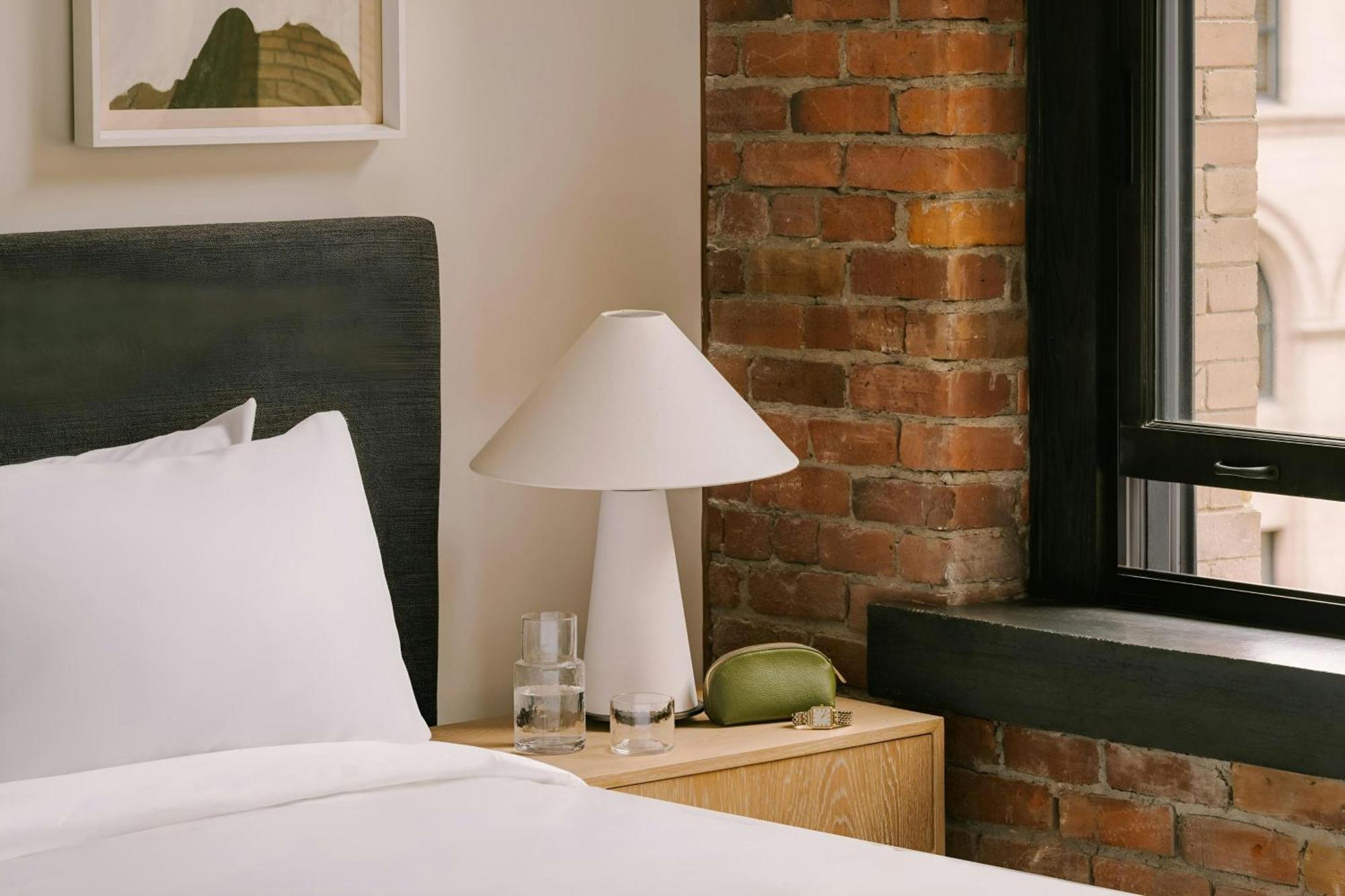 Sonder By Marriott Bonvoy Apollon Apartments Old Montreal Монреаль Экстерьер фото