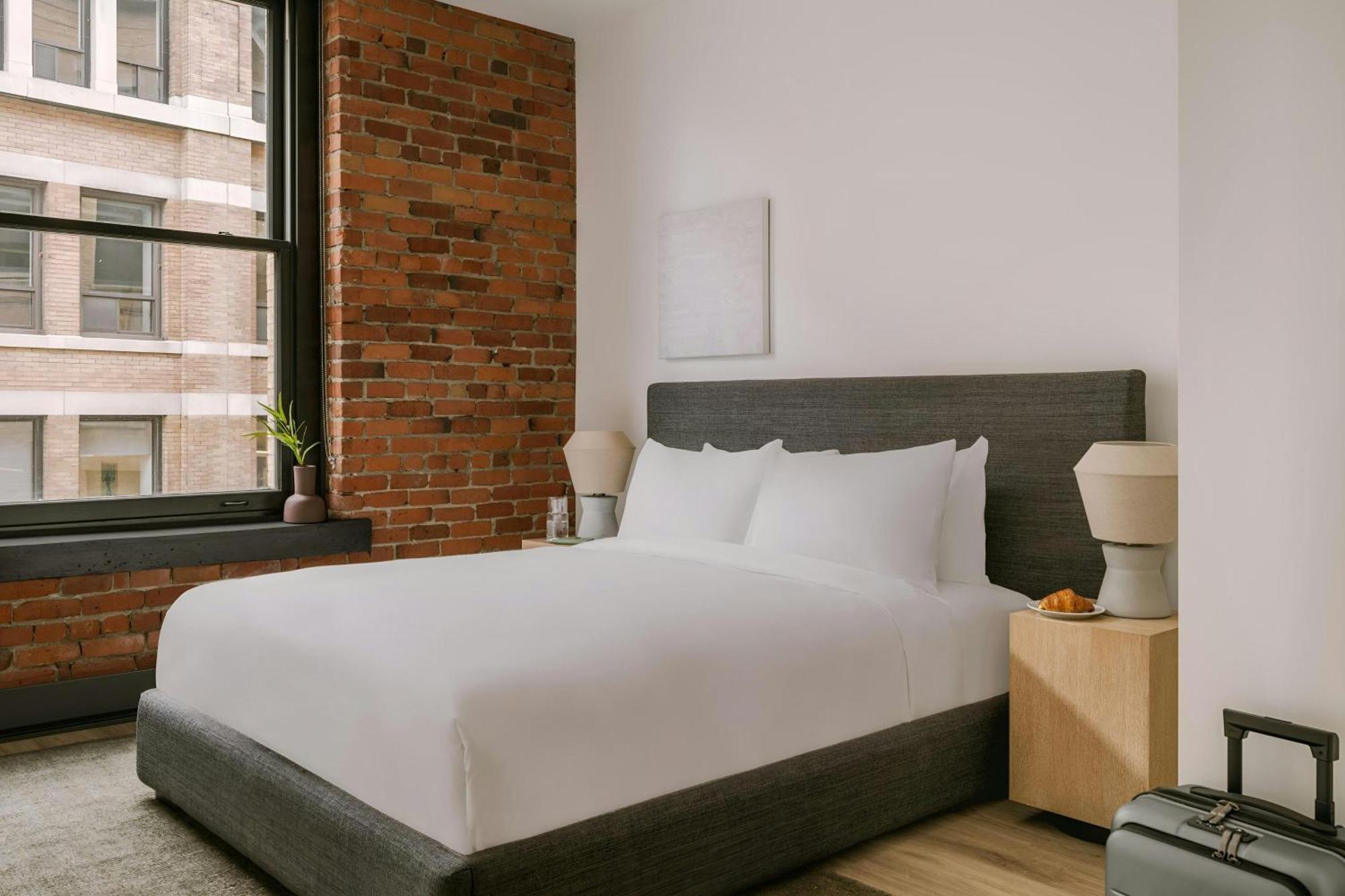 Sonder By Marriott Bonvoy Apollon Apartments Old Montreal Монреаль Экстерьер фото