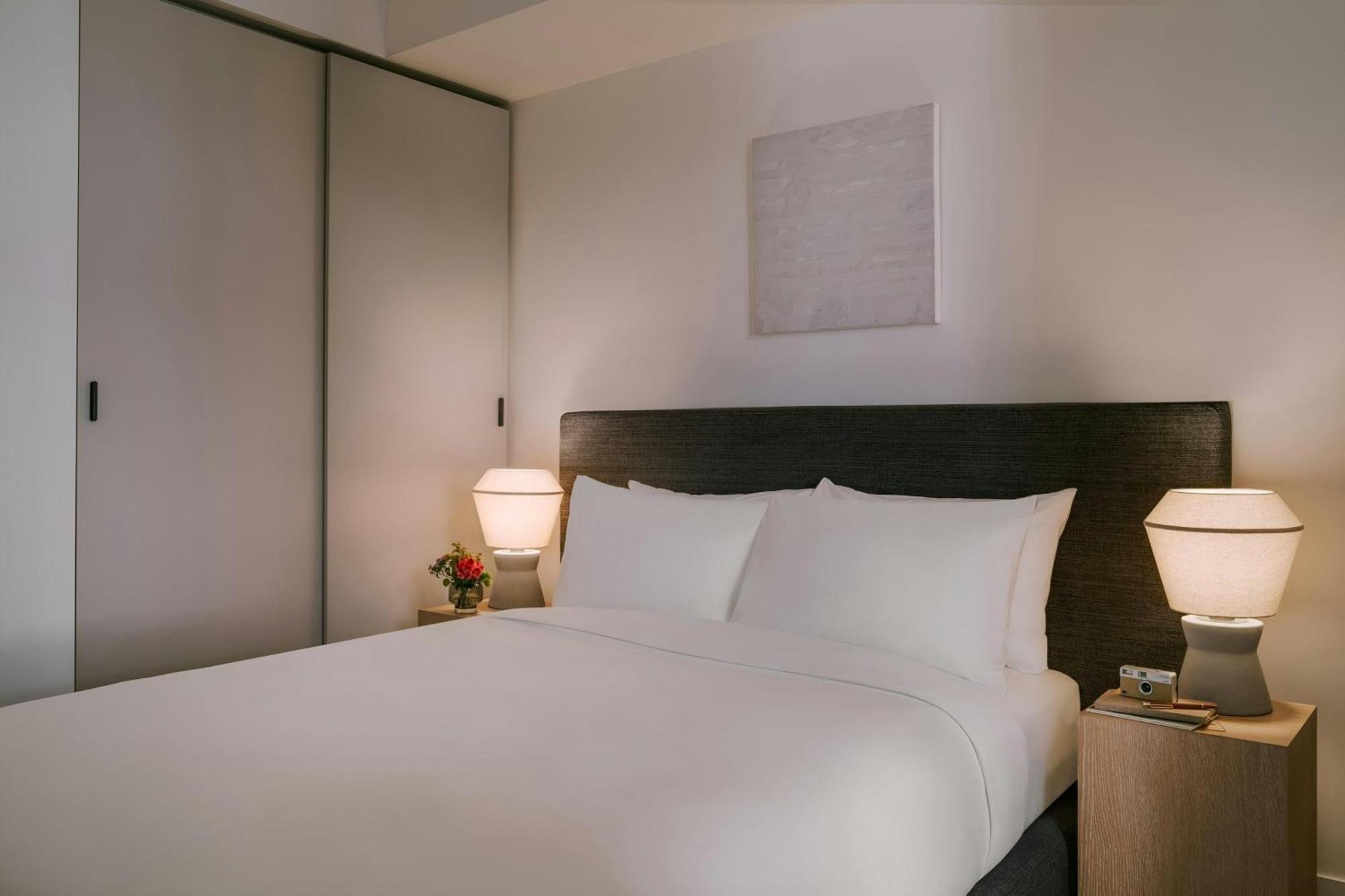 Sonder By Marriott Bonvoy Apollon Apartments Old Montreal Монреаль Экстерьер фото