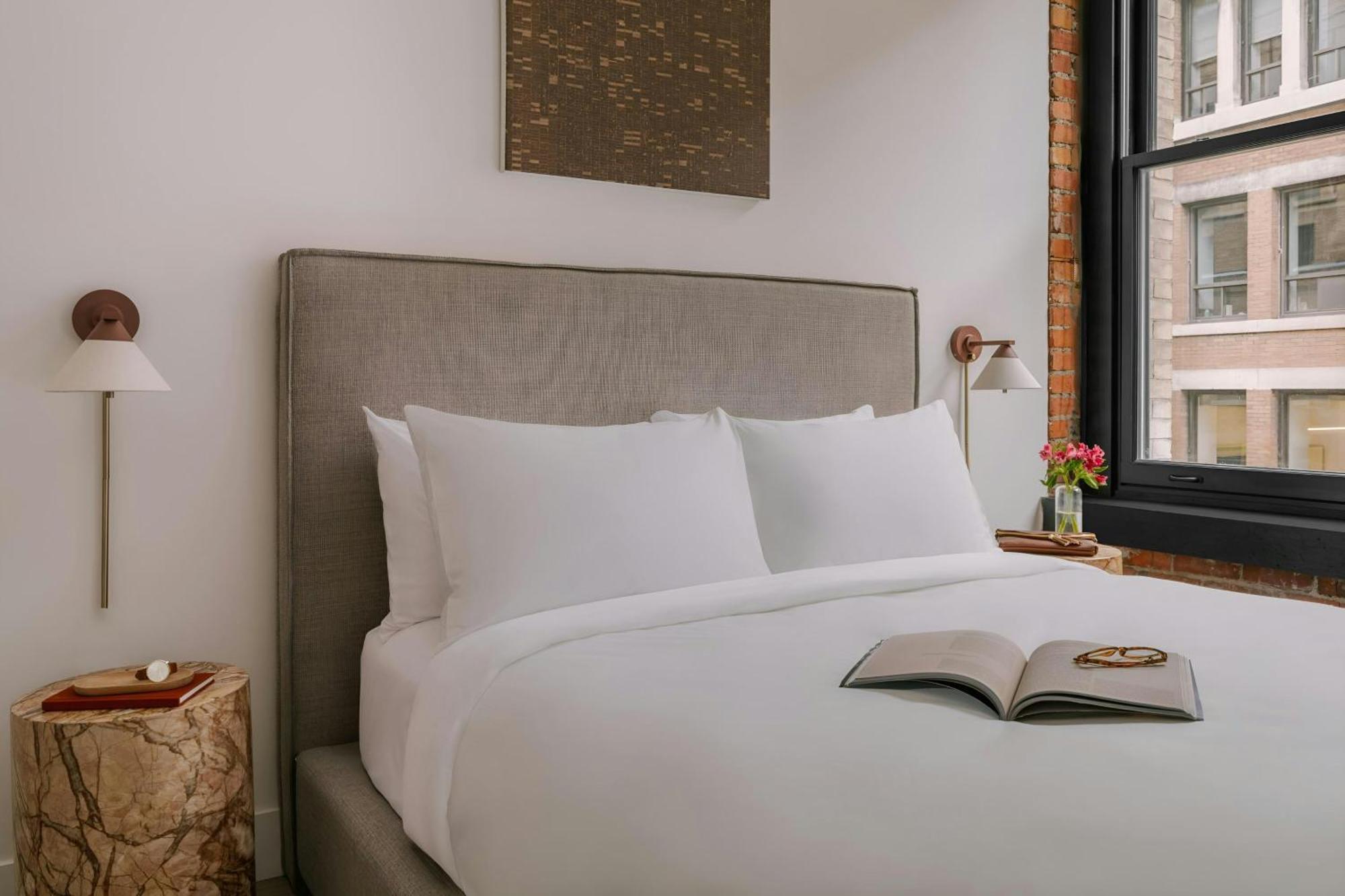 Sonder By Marriott Bonvoy Apollon Apartments Old Montreal Монреаль Экстерьер фото