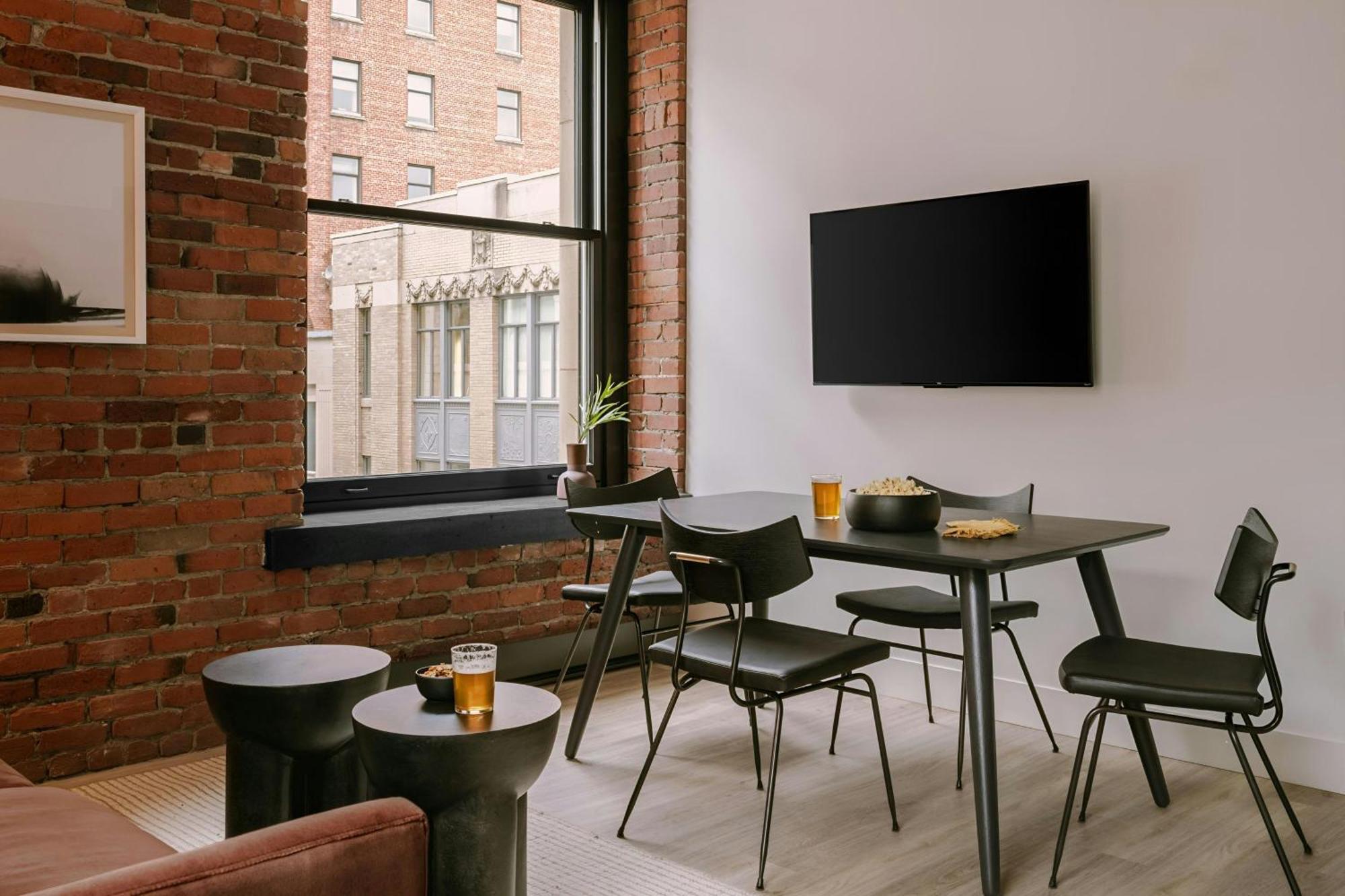 Sonder By Marriott Bonvoy Apollon Apartments Old Montreal Монреаль Экстерьер фото